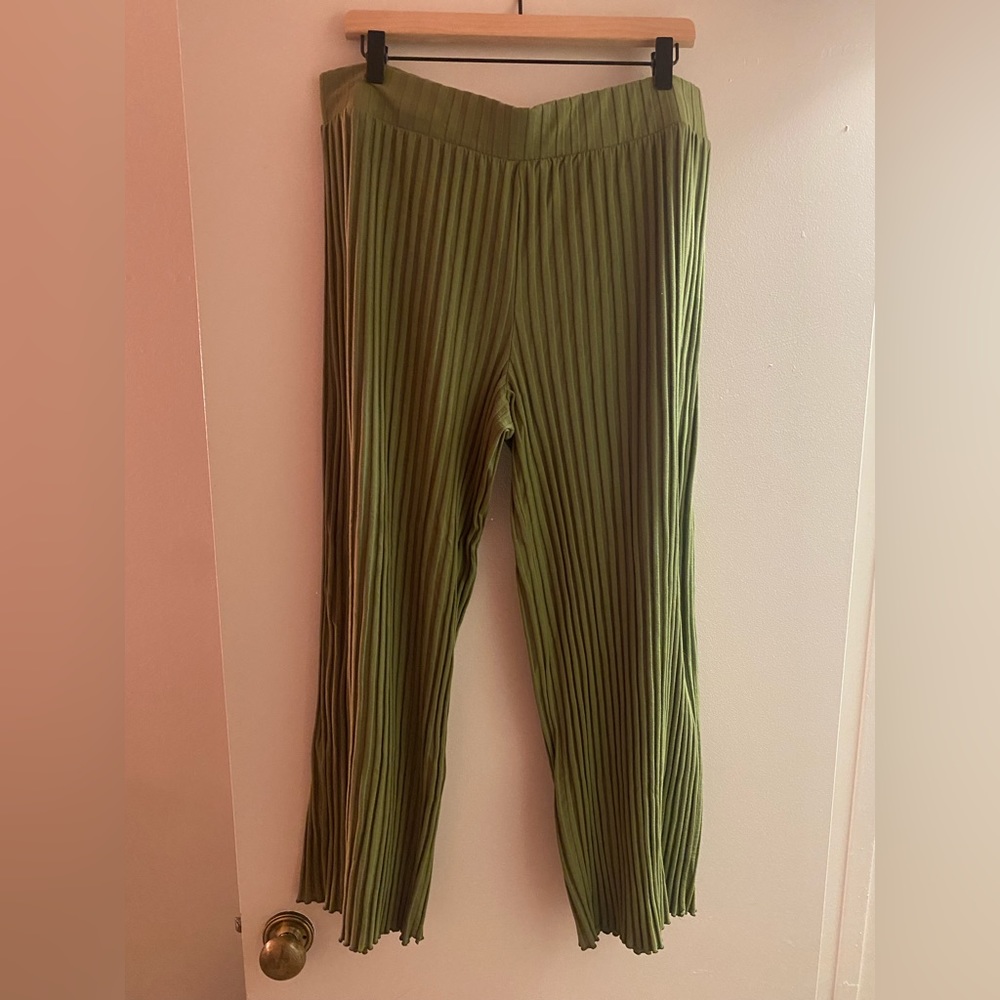 Green ripped capris-never worn Target